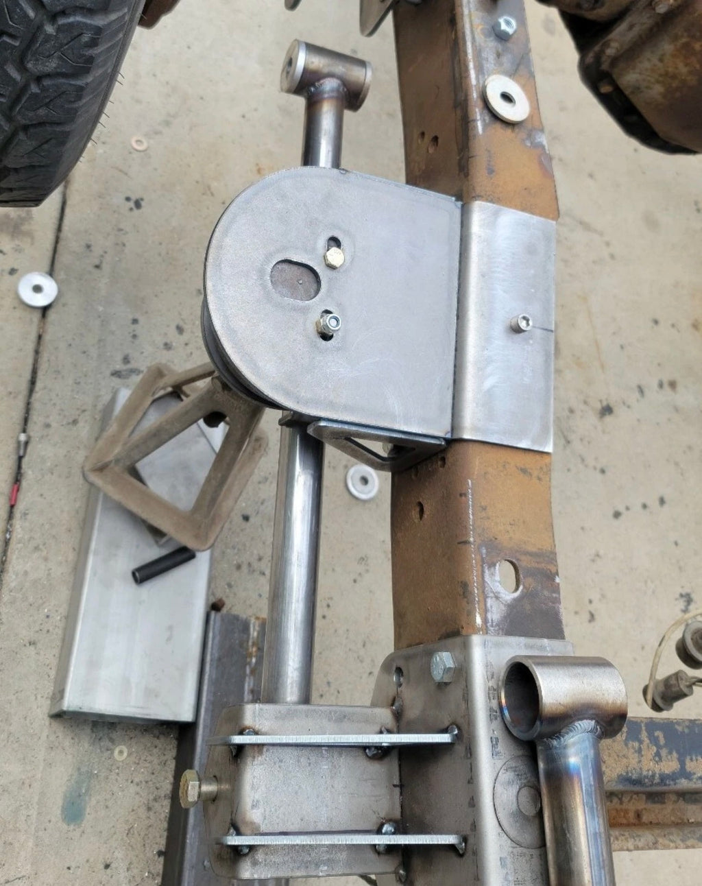 73-87 C10 ONLY WELD ON CANTILEVER 4 LINK W/ WATTS LINK & STEP NOTCH