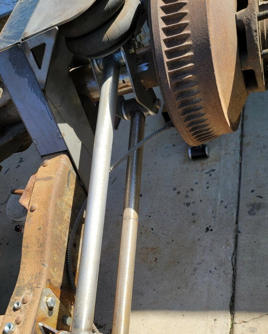 73-87 C10 C20 C30 WELD ON 4 LINK OUTSIDE OF FRAME W/ STEP NOTCH